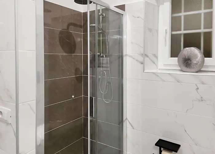 Trastevere Exclusive Three Bedroom *