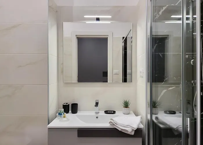 Trastevere Exclusive Three Bedroom *