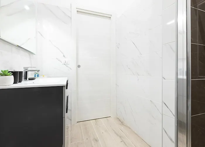 Trastevere Exclusive Three Bedroom *