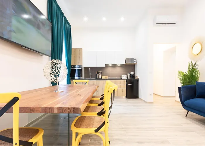 Апартаменты Trastevere Exclusive Three Bedroom *