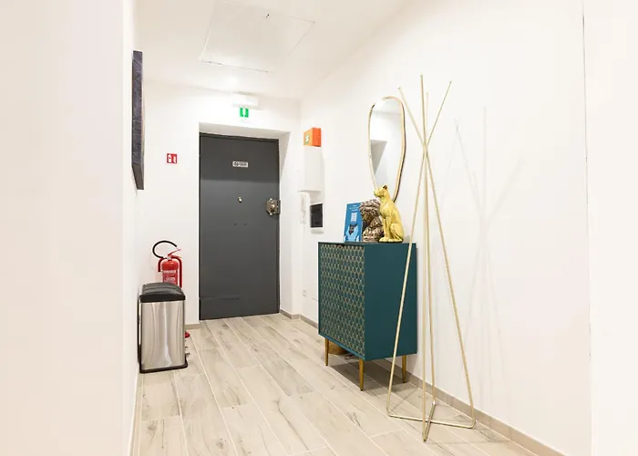 Trastevere Exclusive Three Bedroom *